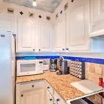 Condo With Views And Balcony On Panama City Beach!