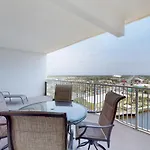 Laketown Wharf 933