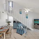 Chic Townhouse Steps To The Beach Outdoor Pools