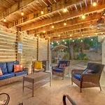 Shiplap Shack-Sznl Hot Tub, Fire Pit, 8 Min Walk To Beach, Free Daily Activities, And More!