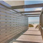 Beautiful Beach Condo - Luxury Living At Its Best