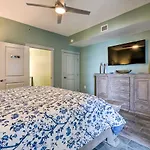 Chic Panama City Beach Condo With Pool And Gulf Views