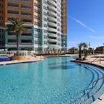 En Soleil 1222 West