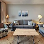 Twin Palms 1805