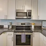 Charming Pcb Condo With Balcony Walk To Beach!