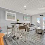 Dog Friendly 2 Bedroom Townhome With Hot Tub And Walking Distance To Beach
