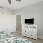 Laketown Wharf #1612 By Nautical Properties