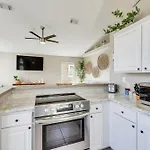 Charming Pcb Home About 1 Mi To Beach Access!