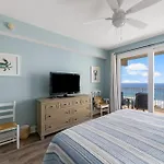 Laketown Wharf 1301
