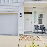 Pcb Townhome With Deck And Pool Access 3 Mi To Beach!