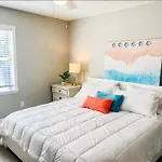 Tropical Gem/5 Min Beach Walk