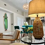 Beach Bliss Awaits! - Beach, Pools, Tiki-Deck, Arcade, Putting Green, Family Fun!