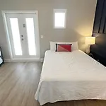 Bella Costa 160- Sandy Feet Retreat