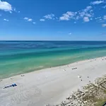 Spacious Tropical Condominium At 17Th Floor With Beach And Pool Access - Unit 1707