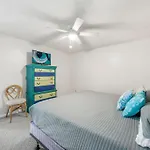 New! Steps To White Sand Beaches! Pool & Grill! 2Br 2Ba