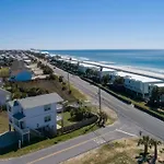 Summer Dayz - Families Love It Here, Just Across From The Beach