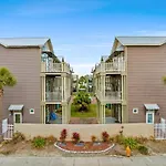 Crescent Moon Palace - A Luxury Home With Pool, Parking, Just Steps To The Beach