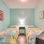 Gulf Coast Getaway With Balcony And Resort Amenities!