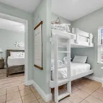 Laketown Wharf 1331
