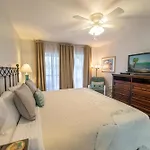 Edgewater Villa 1104 \'Sandy Feet Retreat\'