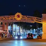 Spring Special! Renovated Resort Condo - On The Beach!