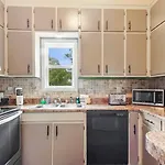 Beachlife Unit Abc Getaway Sleeps 34