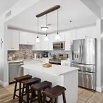 Laketown Wharf #1006 By Nautical Properties