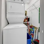 Twin Palms 1601