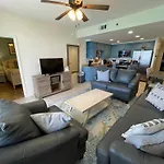 Splash 906 E
