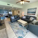 Splash 906 E