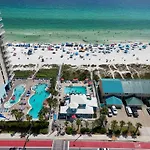 Beach Access Close To Walmart, Bowling,Skating And Game Room