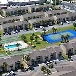 Beach Access Close To Walmart, Bowling,Skating And Game Room