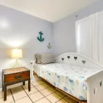 Pet-Friendly Pcb Duplex - Walk To Beach!