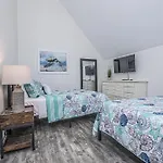 Seashore - Beautiful West End Townhome