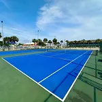 Pelican Walk 801
