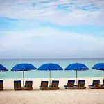 Stunning Beachfront Condo, Walk To Pier Park,Pools