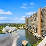 Laketown Wharf 1034