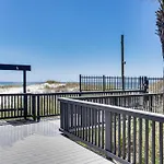 Beachfront Condo With Community Pool And Balcony!