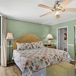 Coastal Charm Summerhouse 1015