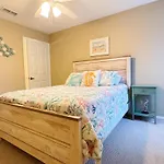 Beach House That Sleeps 14 With Pool, Gym, Beach Access