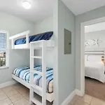 Laketown Wharf 0811