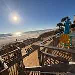 Front Beach Retreat D2