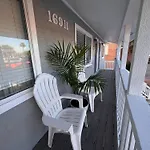Front Beach Retreat D2