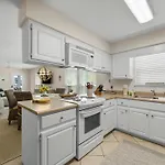 Best Stay Vacay At Southfields Unit A! Complimentary Activities! Ground Floor!