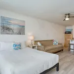 Ambassador C204 By Avantstay Beachfront Access
