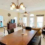 Front Beach Rd Beachhouse