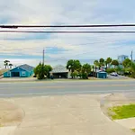 Front Beach Rd Beachhouse