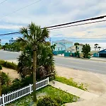 Front Beach Rd Beachhouse