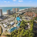 Sailors Cove: 5-Bedroom, 45 Baths, Sleeps 12! Steps Away From The Beach!
