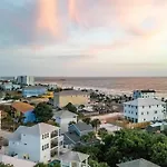 Modern 5Bdr W Private Pool 2 Min Walk To The Beach Montoute By Avantstay